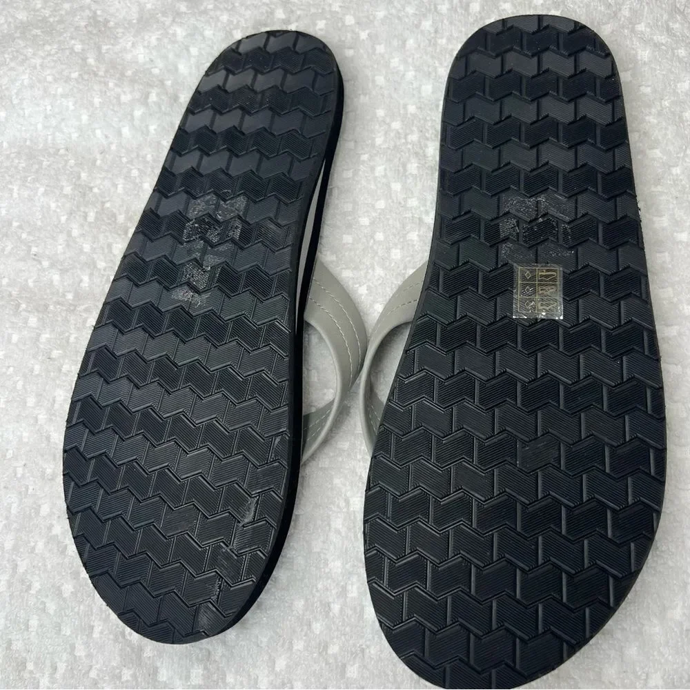 ! NWOT . J. Crew Gray Flip Flops Sandals Men's